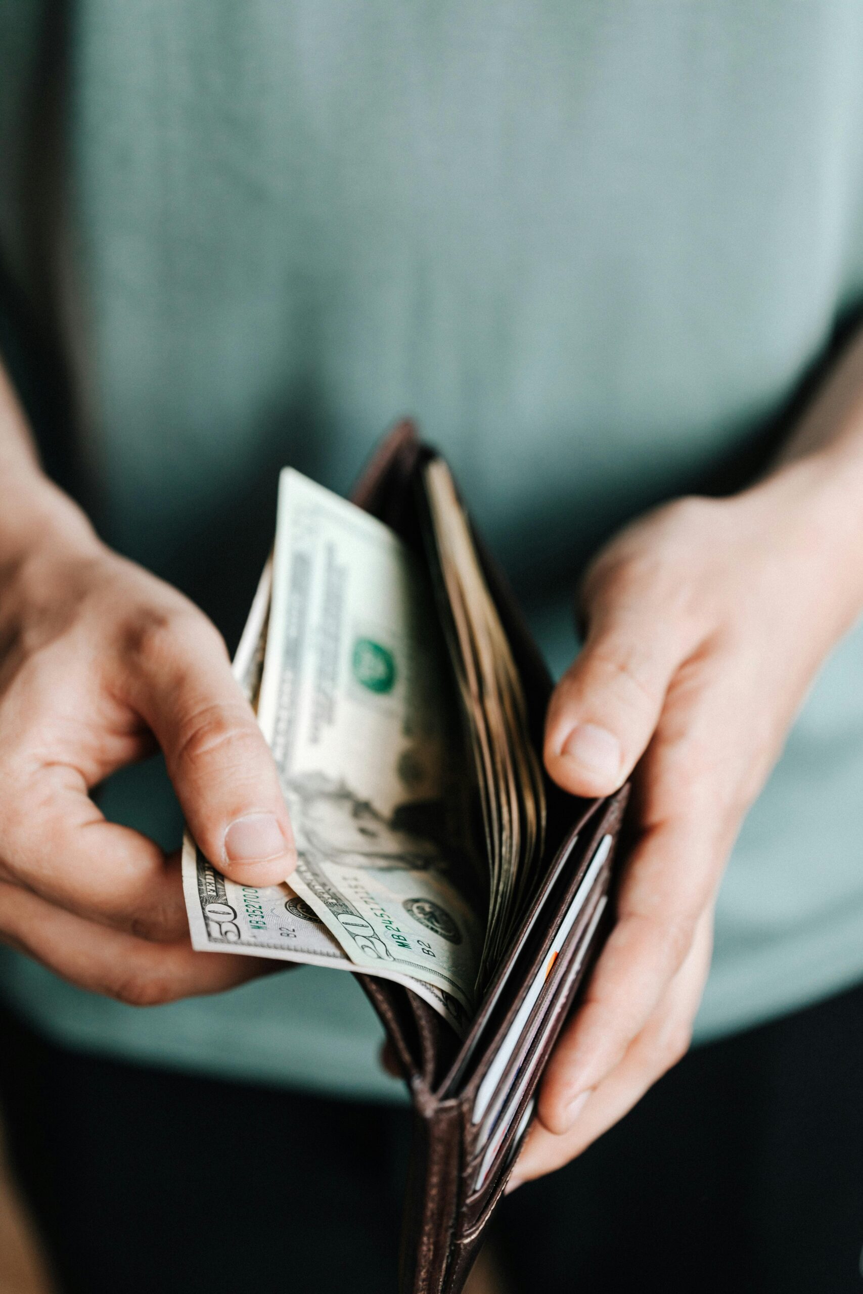 How to Save Money on a Low Income – Budgeting Tips 2025