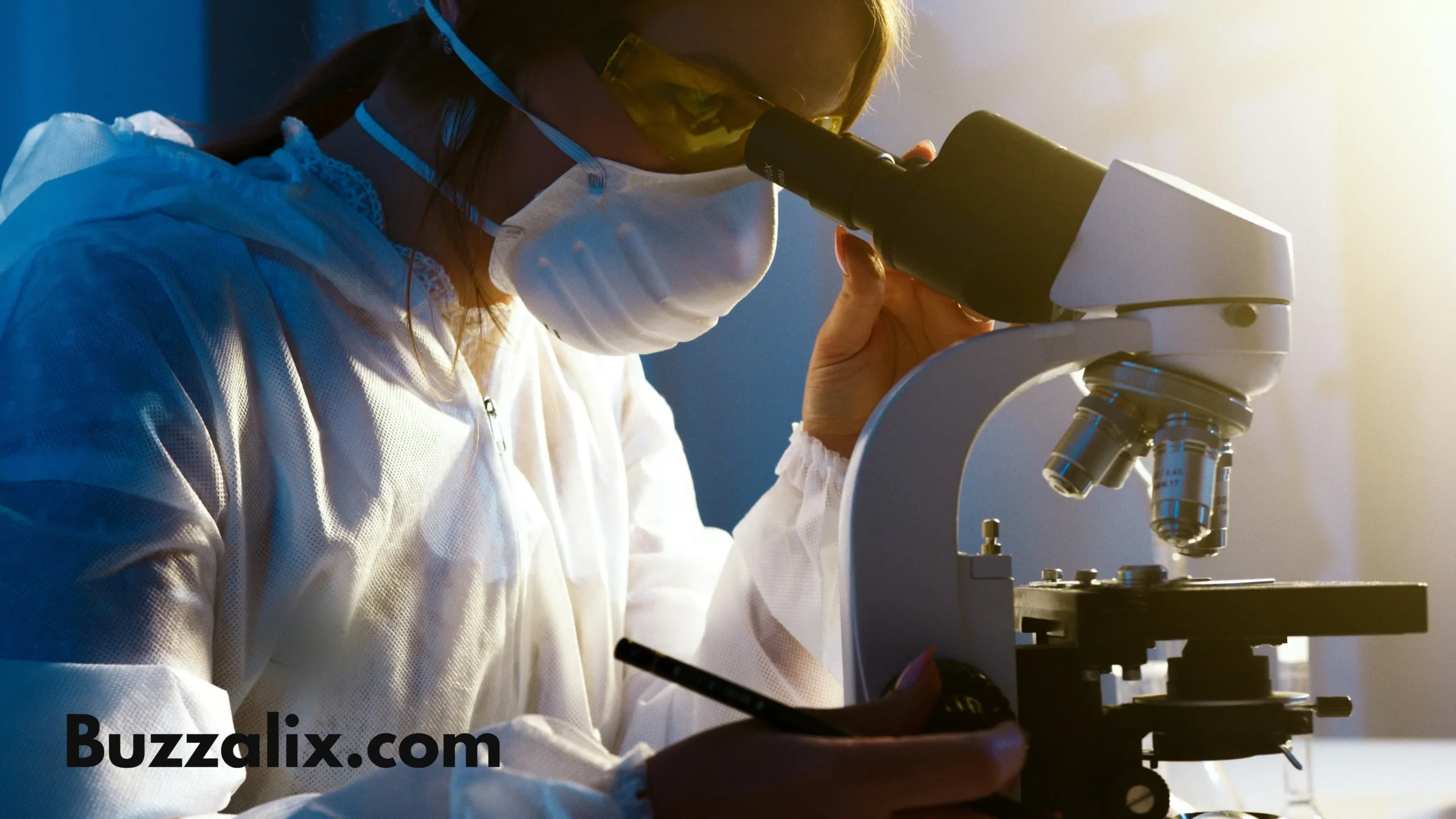 Echocardiogram technician performing a heart ultrasound in a hospital lab, representing how to become an echocardiogram tech.